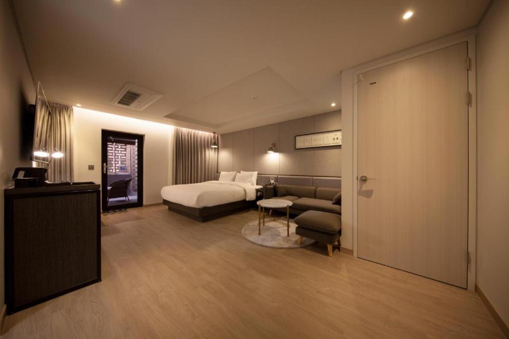 Hound Hotel Yeonsan Μπουσάν Εξωτερικό φωτογραφία