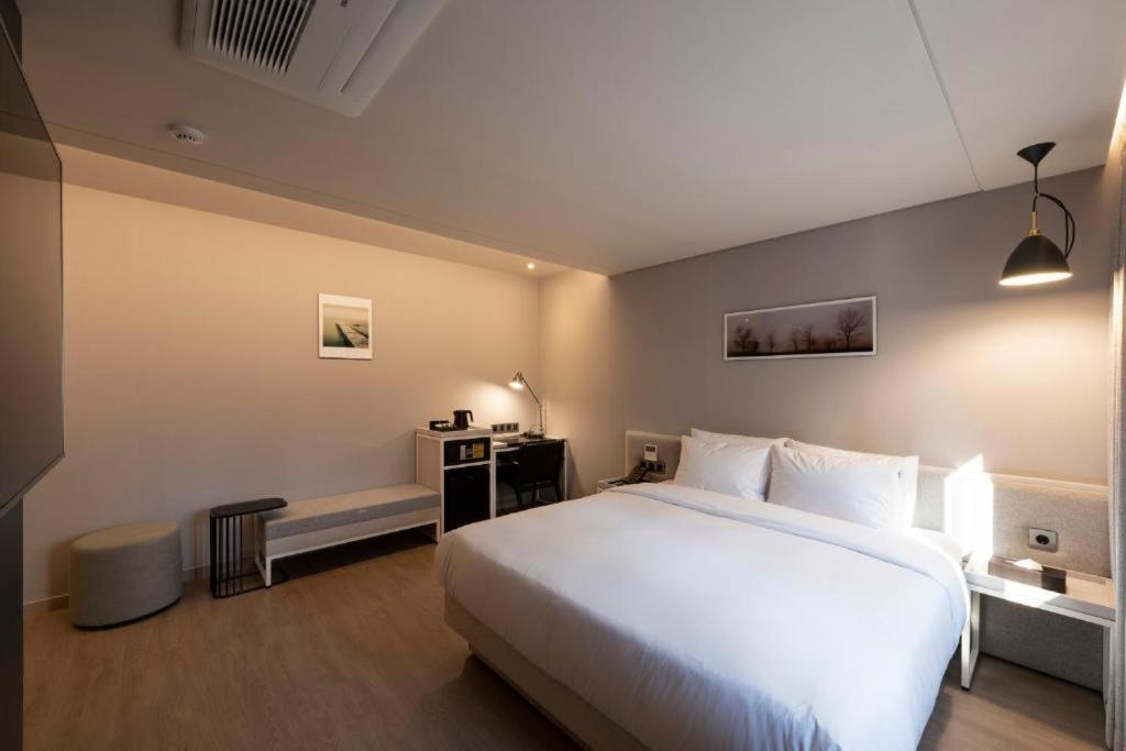 Hound Hotel Yeonsan Μπουσάν Εξωτερικό φωτογραφία